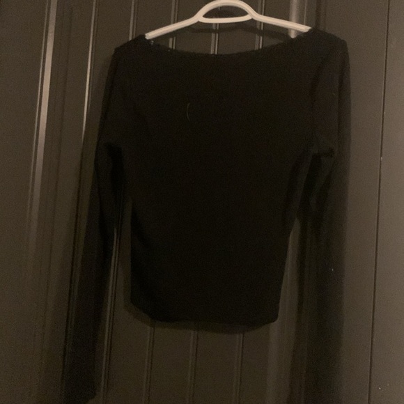 H&M Divided black long sleeve top with lace trim and a bow - Picture 2 of 4